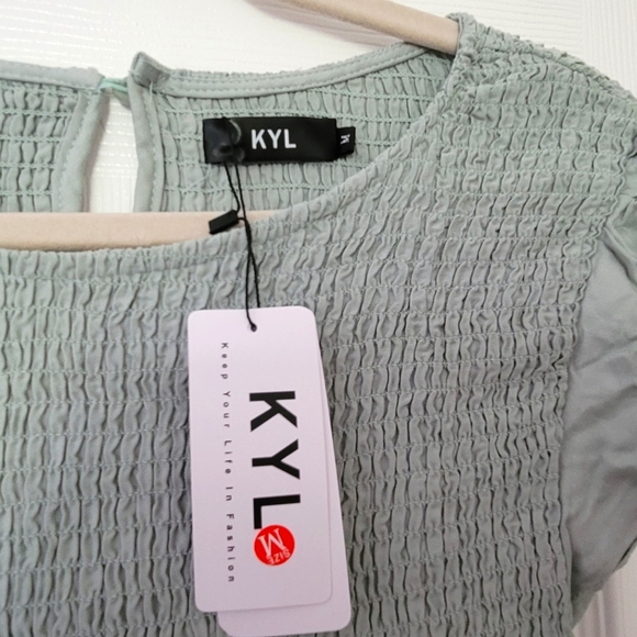 KYL Dress - Picture 2 of 2